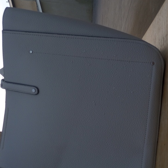 Calven Klein - Picture 2 of 4